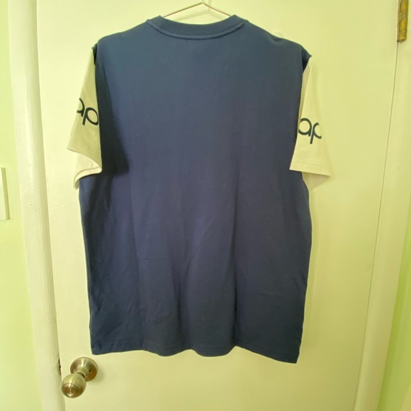 NWT GAP -US Exclusive Gender Neutral Logo T Shirt - Picture 3 of 3